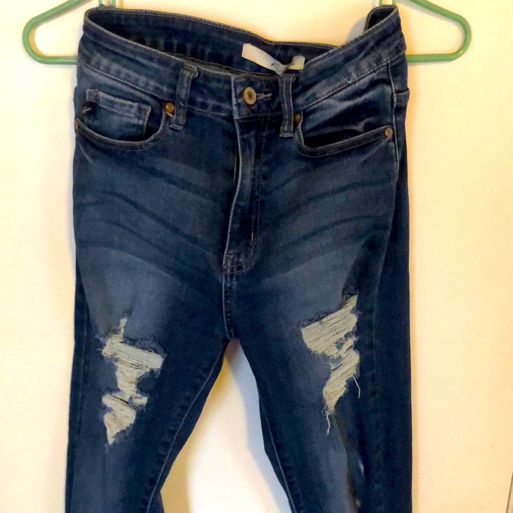 High waisted ripped jeans